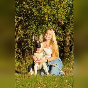 Meet your Posher, Alexandra